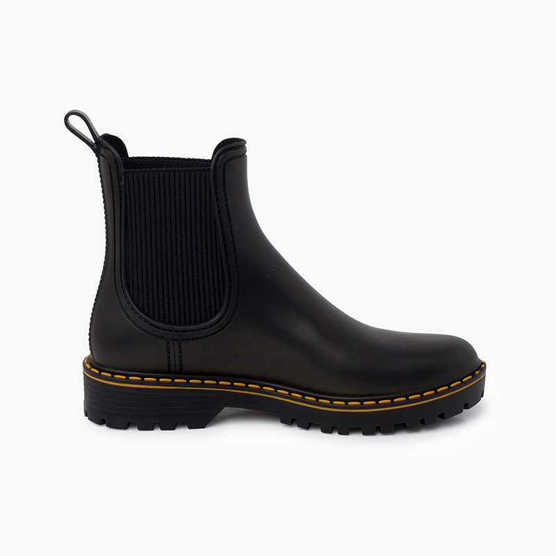 Matte store black wellies